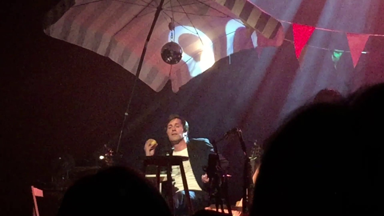 2016-12-10 Thomas Dutronc @ Théâtre Royal de Namur - 2 - Nasdaq 🤑