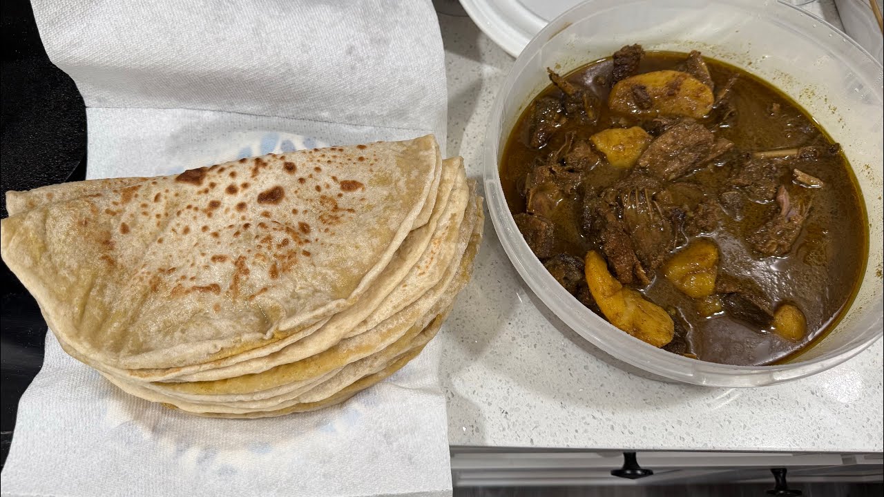#cooking some hot hot dhal puri and duck curry duck 🤤😱
