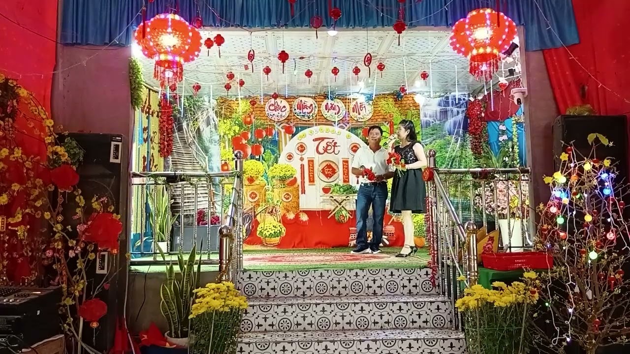 ANH MINH VA CHI NAM ANH