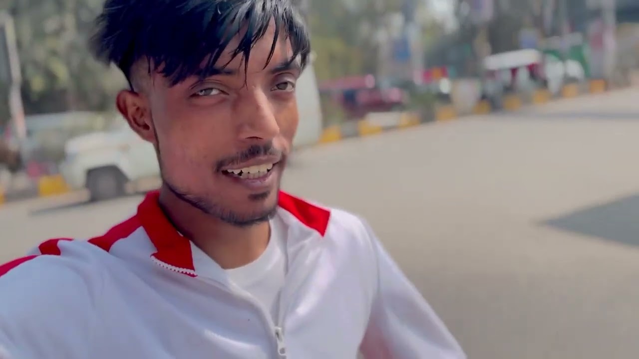 Aaj gya me jaha 5 rupe me khana milta h 🥰😜