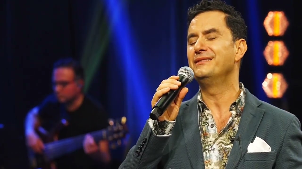 Bir Esmere Gönül Verdim  - Bekir Ünlüataer -Makam Saba