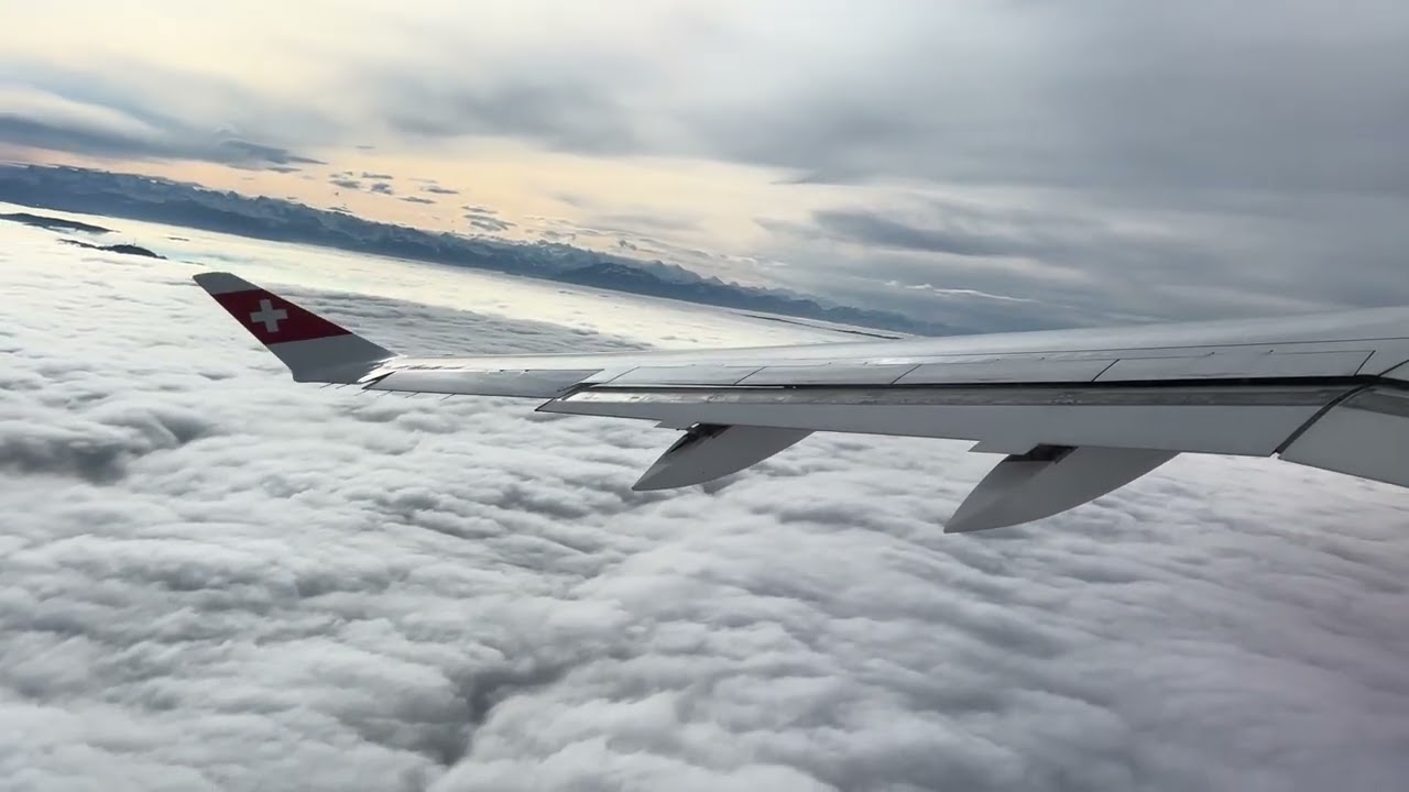 LX1072 SWISS Airbus A220-100 taking off from ZRH | HB-JBE