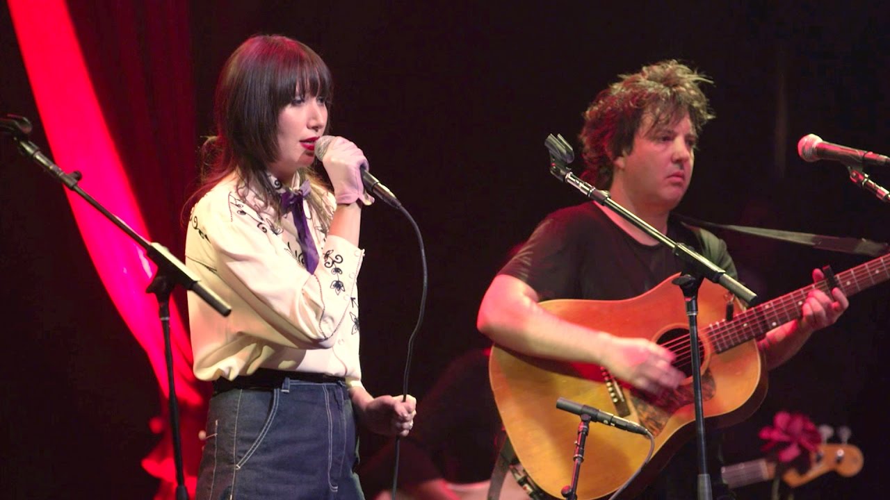 Karen O & Molly Lewis perform 'Just a Closer Walk with Thee'