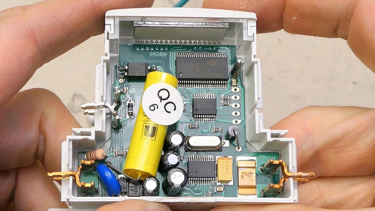 DIN rail electricity meter repair and what's inside