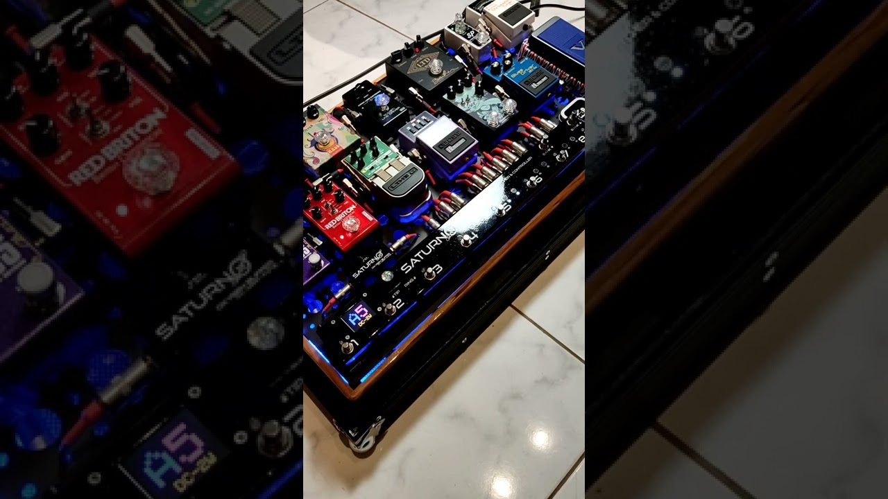 Demonstrando a programação da controlado Saturno no Pedalboard da Custom Collie!