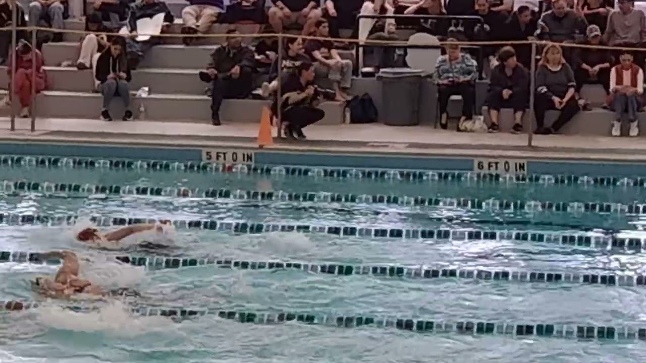 GIRLS 200 FREE 1