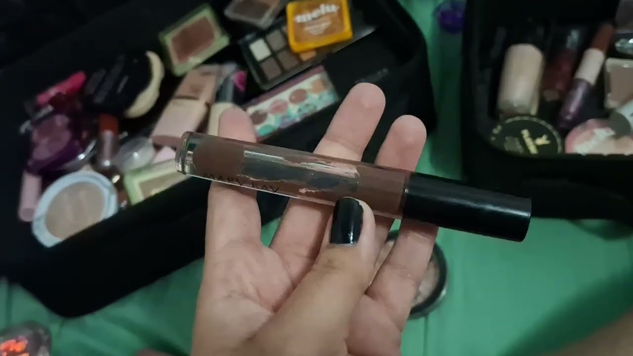 ASMR Arrumando a necessaire de maquiagem