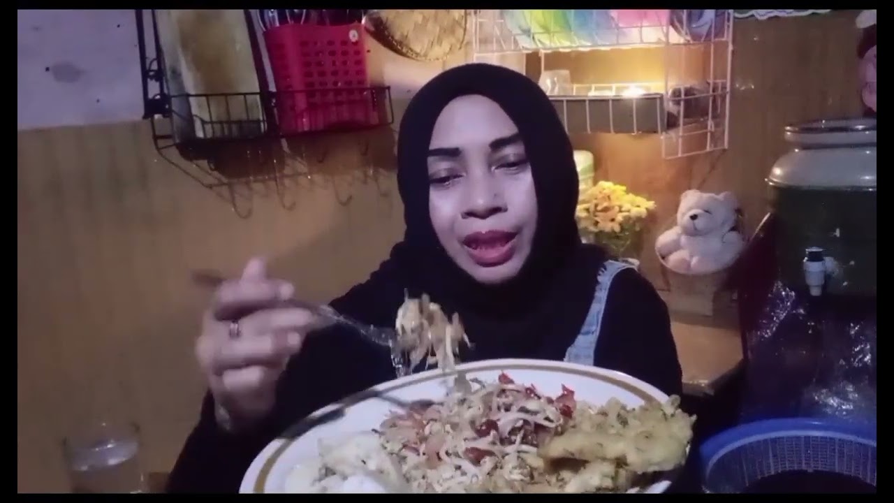 SETIAP HARI HUJAN, MASAK TAUGE SAT SET, UDAH MAKAN ,JADI MAKAN LAGI .....