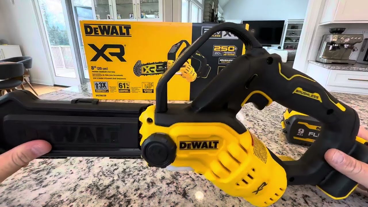 Обзор мини-бензопилы для аккумулятора Dewalt 20 В макс., 2 в 1, бесщеточная аккумуляторная бензоп...