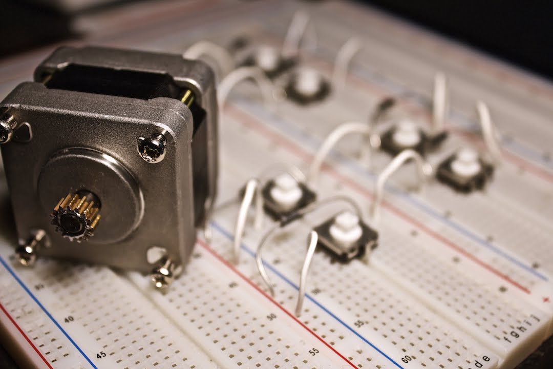 Stepper Motor Basics - Demo with just Push Buttons!