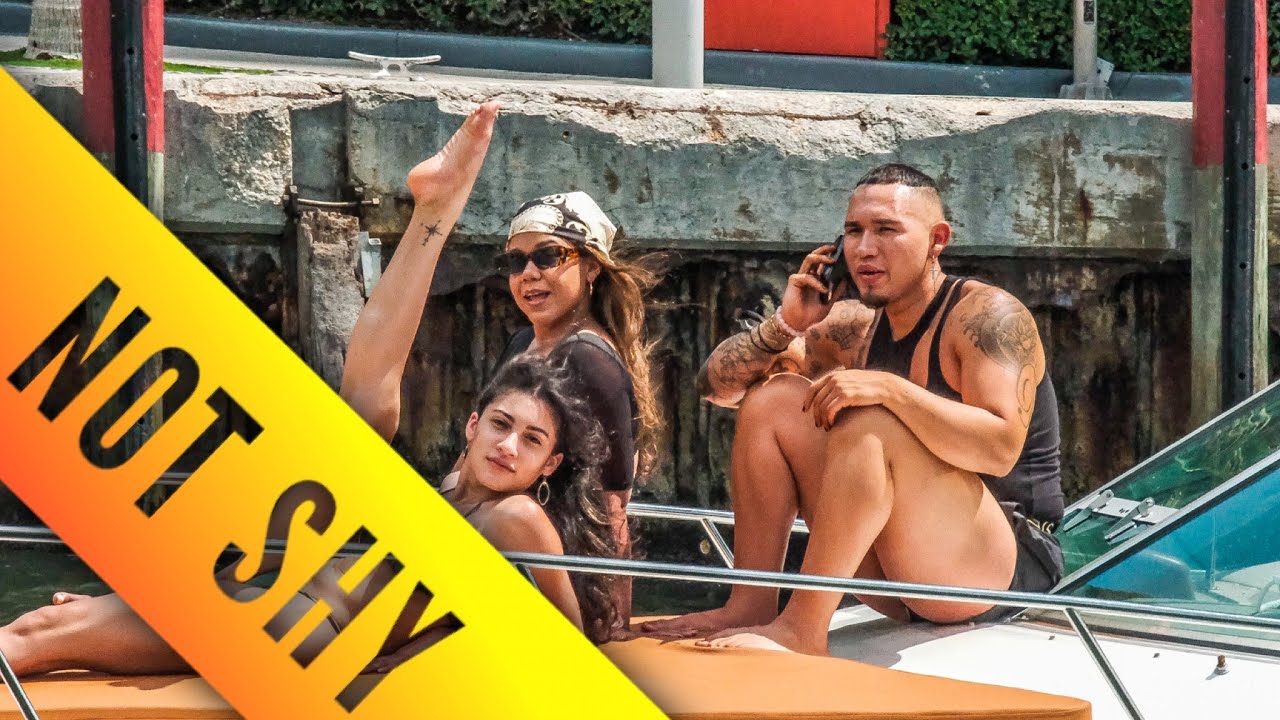 🤩She's Not Shy🤯| Haulover Inlet Boats