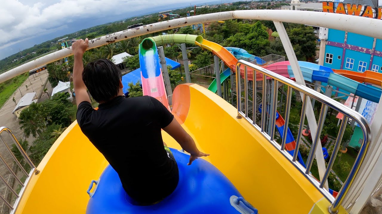 Seluncuran Air Tertinggi Hawai Waterpark Malang