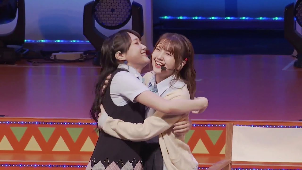 Akari Kito (鬼頭明里) & Miyu Kubota (久保田未夢) Hugs 💞 ~ Love Live! Nijigasaki - Fan Meeting Osaka