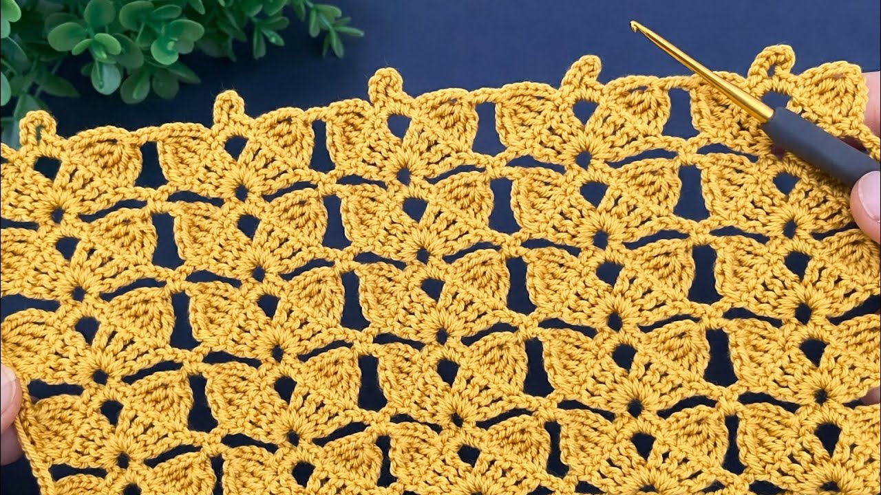 Gorgeous Crochet Flower Pattern 🌼 Easy Repeat Stitch Tutorial for Beginners