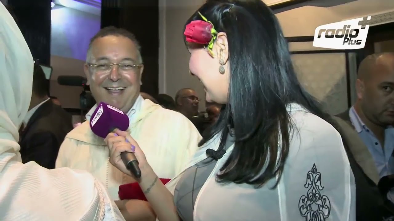 Bouchra Ddeau    متخافش من الضو   شوفوا البرلمانيين والوزراء شاداهم الخلعة من بشرى الضو