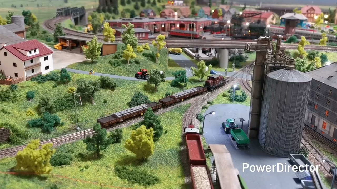 Märklin Spur Z digital V60 - kleine Lok auf großer Fahrt #märklin #modelleisenbahn 