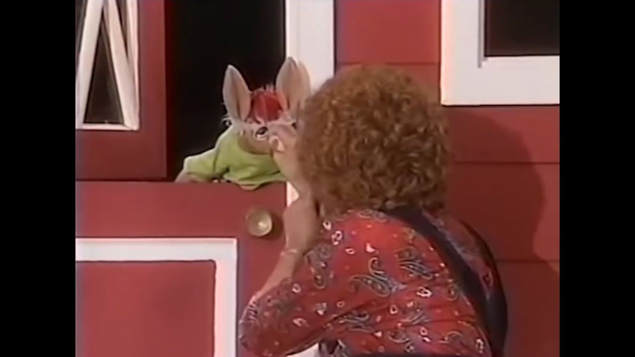 LAMB CHOP'S PLAY ALONG - THE SONG THAT DOESN'T END