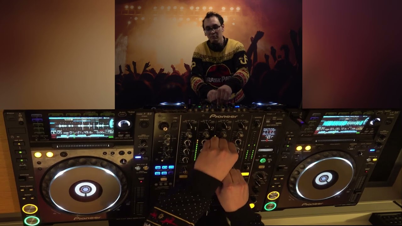 Mixing 24 Tech House songs in 30 minutes!