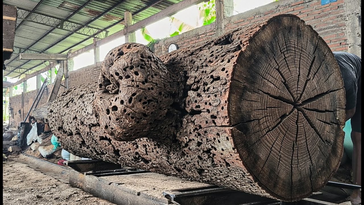 UNBELIEVABLE WOOD!! Joar Log Reveals Gorgeous Natural Patterns at the Sawmill