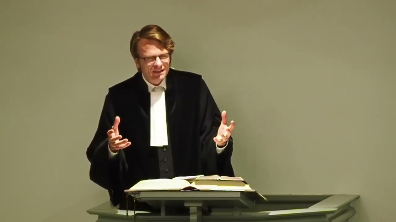 Welk idee heb jij van God? Misschien wel Die klaarstaat je er van langs te geven?