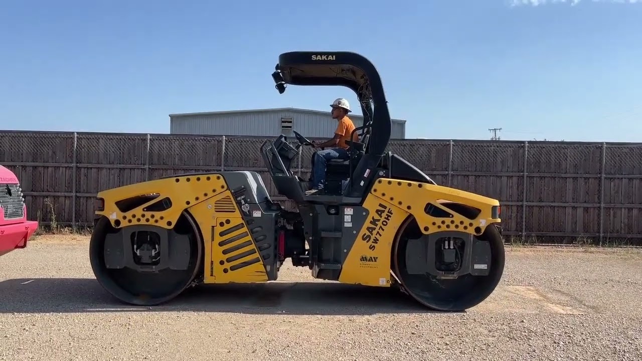 GovDeals: 2017 Sakai SW770SH Tandem Roller