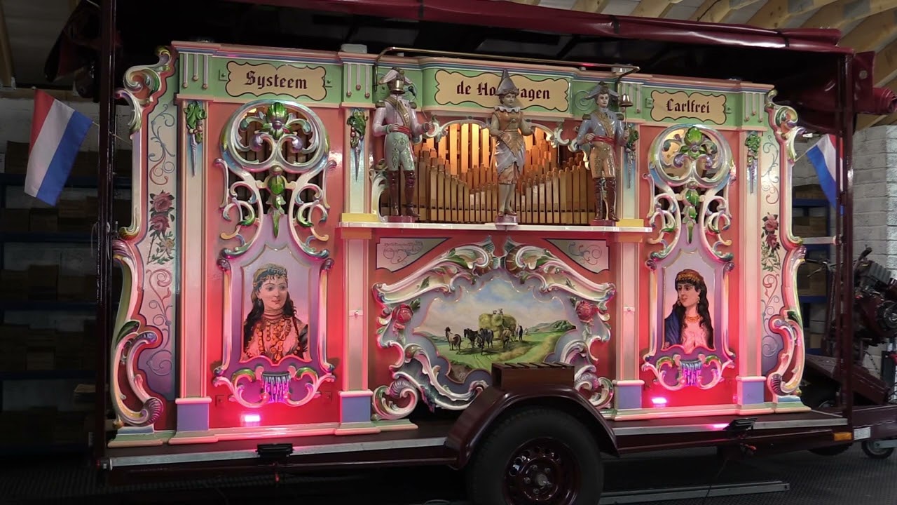 Anton Pluer draaiorgel de Hooiwagen plays Fox Humana and Surprise Fox