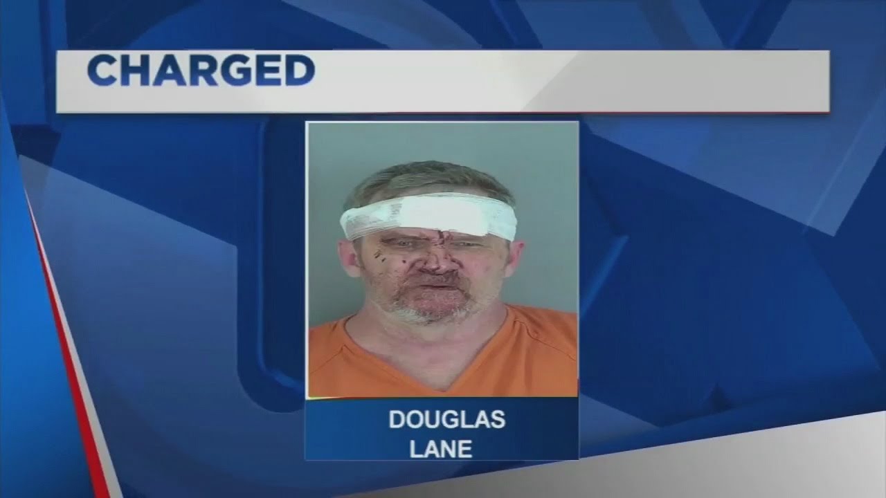 Only on FOX - Man says he tackled fleeing suspect accused of peeping on child in restaurant bathroon