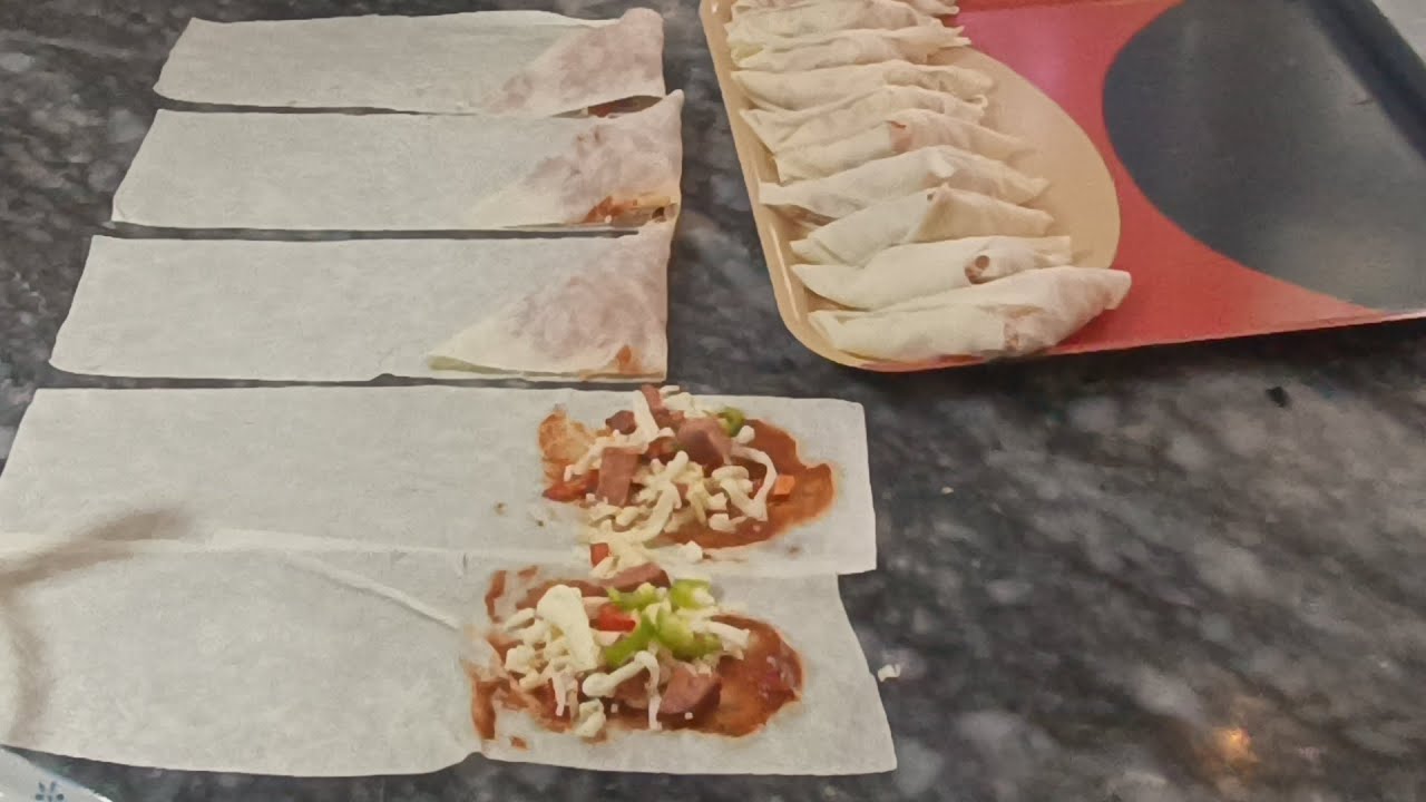 Pizza börek tarifi 😋 Lezzet bombası #pizza #pizzabörek  #kolaytarifler