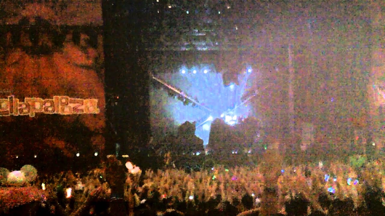 Deadmau5 - Intro/Where Are My Keys (Lollapalooza 2011) IN THE RAIN