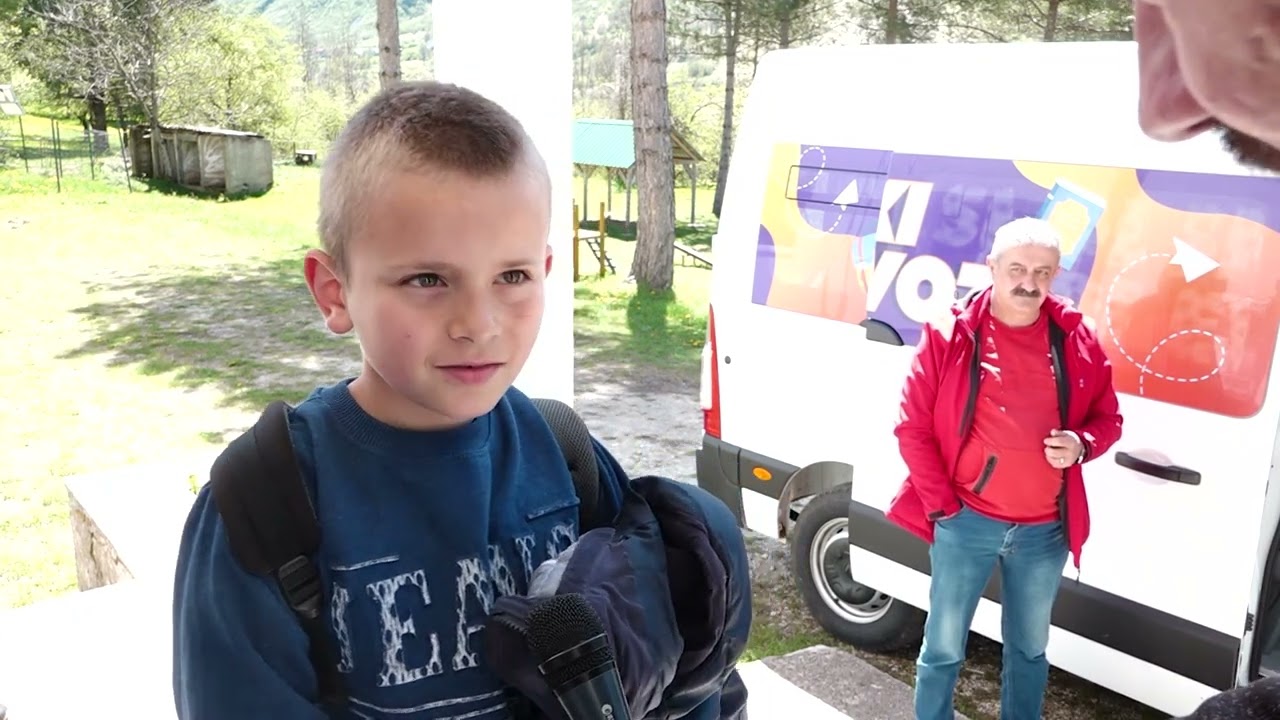 Šavnik: Škola na Boanu dobila kombi za prevoz đaka