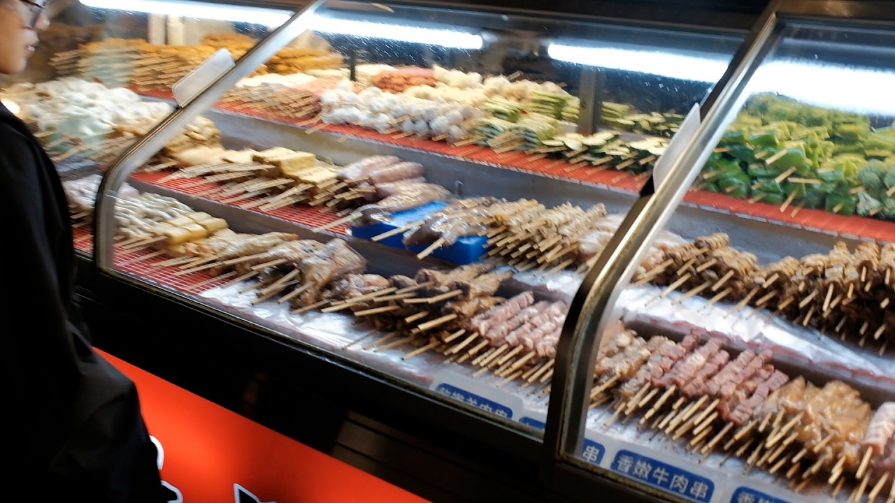 exploring a BUSY night market in taiwan | a taipei vlog