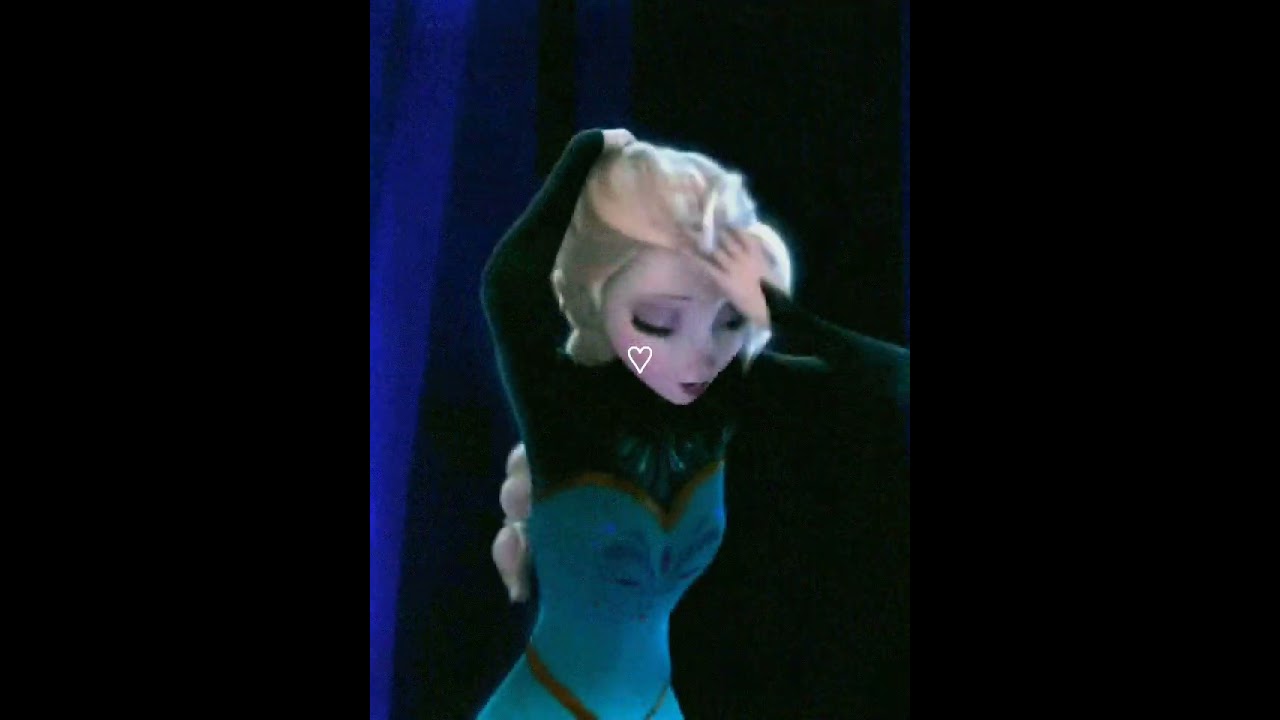Her transformation 😍❄💙 #elsa #queenelsa #snowqueen #frozen1 #lovestory