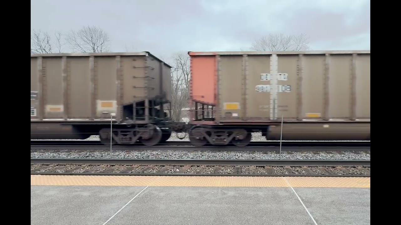 BNSF Freight Train Slowed Down and Came to a Complete Stop Right in Front of Me