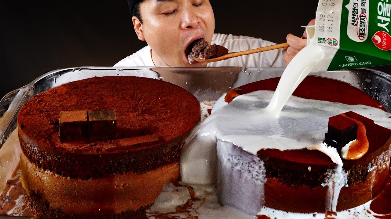 투썸플레이스 파베초콜릿케이크에 우유를 부어서 먹방~!! Twosome Place Pave Chocolate Cake with Milk