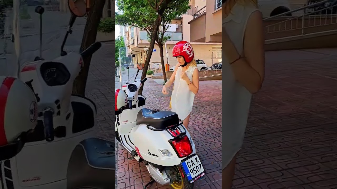 Vespa GTS 300 & Sexy girl #vespa