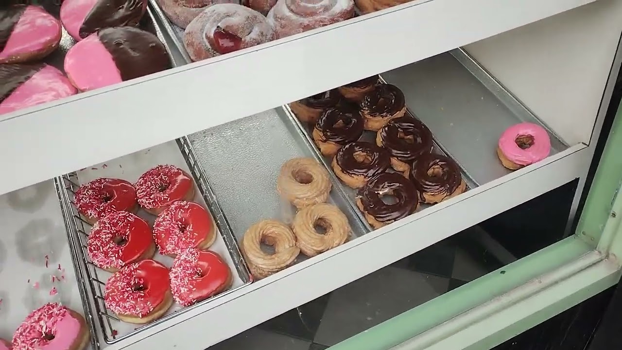 2/10　ピーターパン・ドーナツ🍩 / Peter Pan's Donuts 🍩