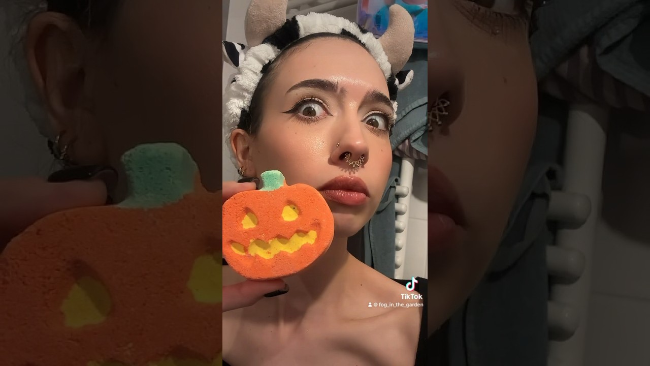 Kula dynia halloweenowa z #lush #test 🎃jak oceniacie efekt? #bathbomb