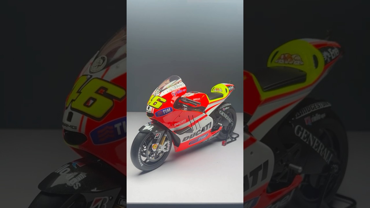 Ducati Desmosedici GP11 VR46 1/6