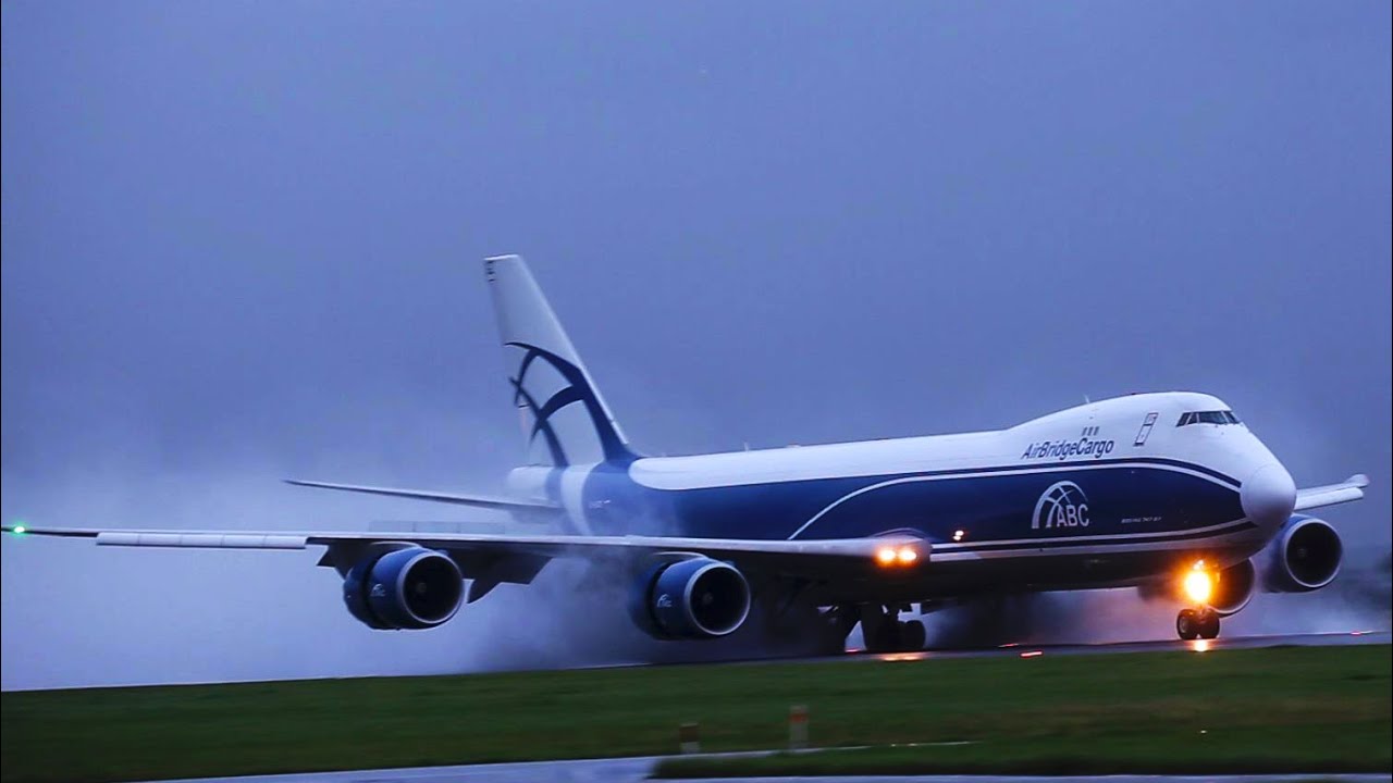 SUPER! [wet] THRUST REVERSE B747-8F ABCargo @ Schiphol