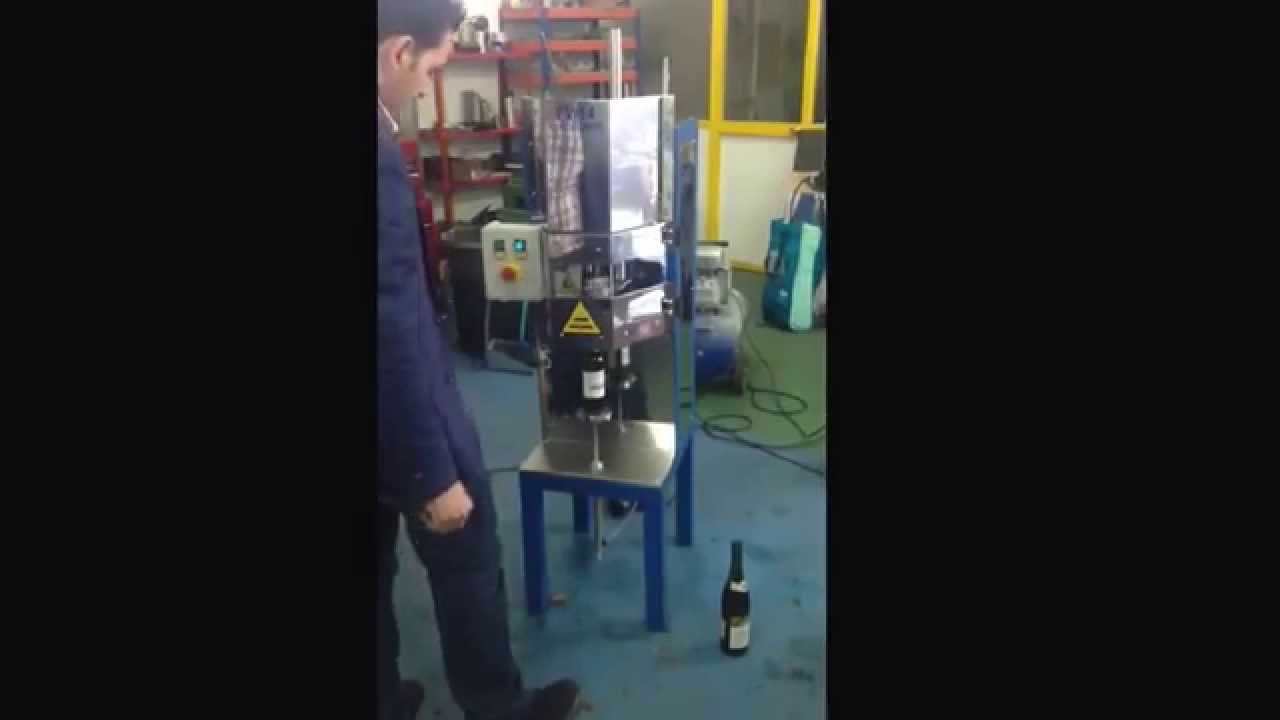 Encorchadora semiautomática