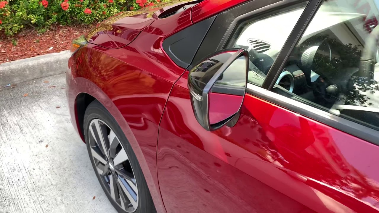 2020 nissan versa SR