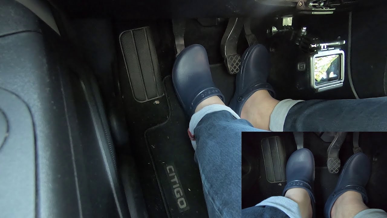 Pedal Pumping #105: Driving VW up! with Crocs Specialist II Clogs Barefoot