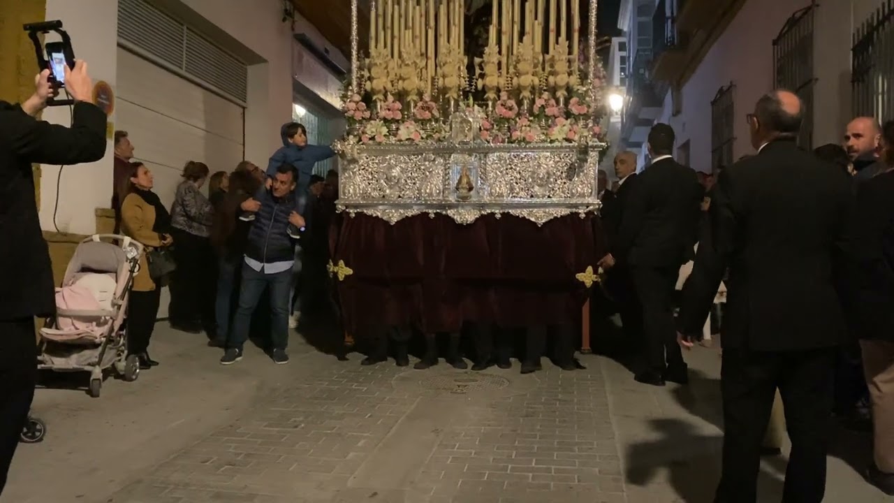 JUEVES SANTO EN CHICLANA 2023 - VIRGEN DE LOS DOLORES BAJANDO CALLE FIERRO