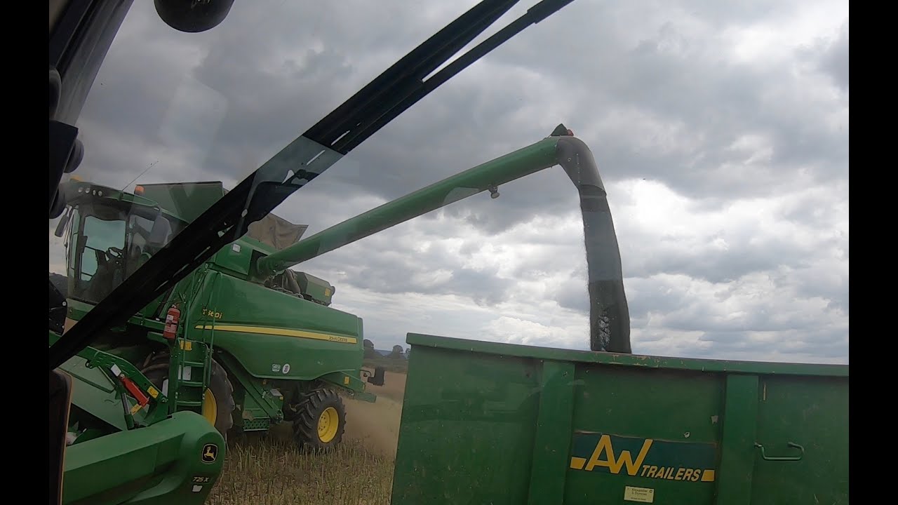 John Deere T560i cutting osr. Harvest 2022 is a GO!