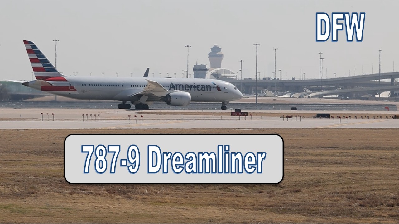 American Airlines 787-9 Dreamliner departing DFW