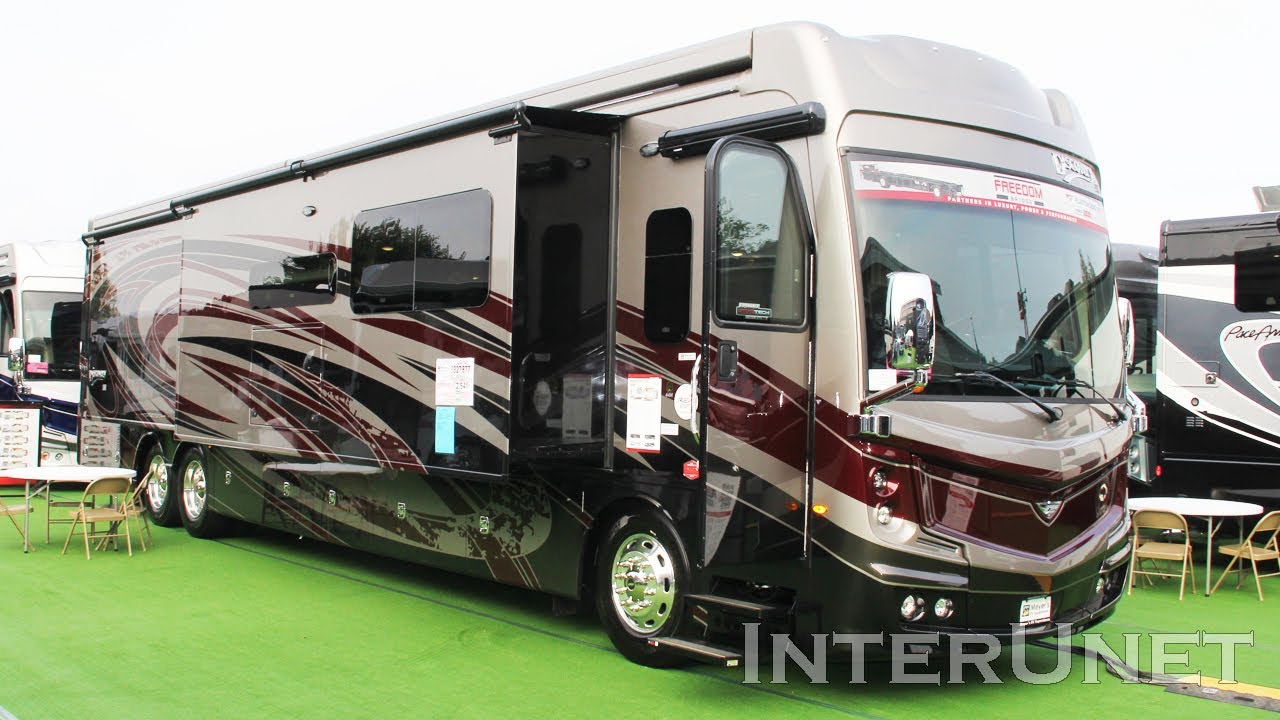 2020 Fleetwood Discovery LXE 44H Luxury Class A Diesel Coach
