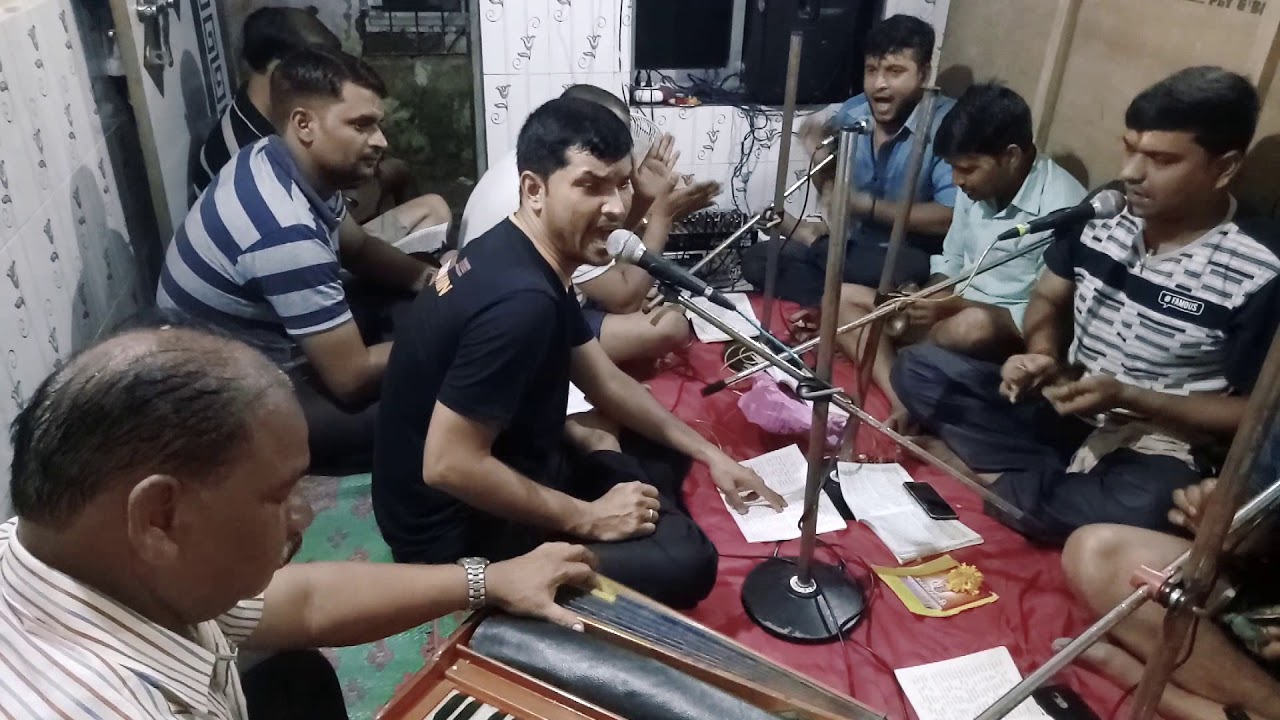 तर्ज़ :- हमें तो लूट लिया मिल के हुस्न वालों ने / Humein Toh Loot Liya Mil Ke Husn Walon Ne