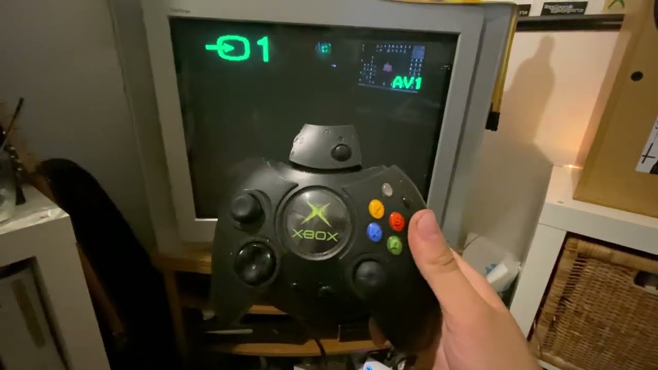 Original XBOX Booting on a Sony Trinitron TV!