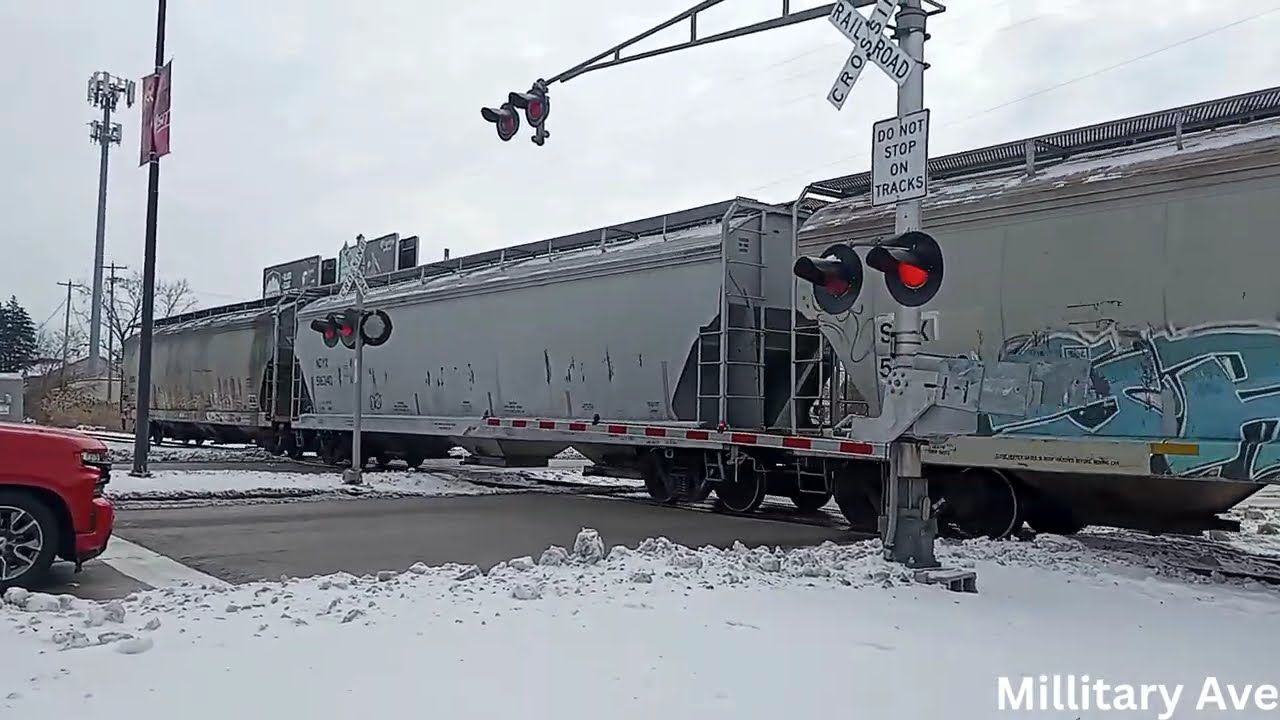 Chasing CN 9524 from the Green Bay yard to Badgerland Dr.
