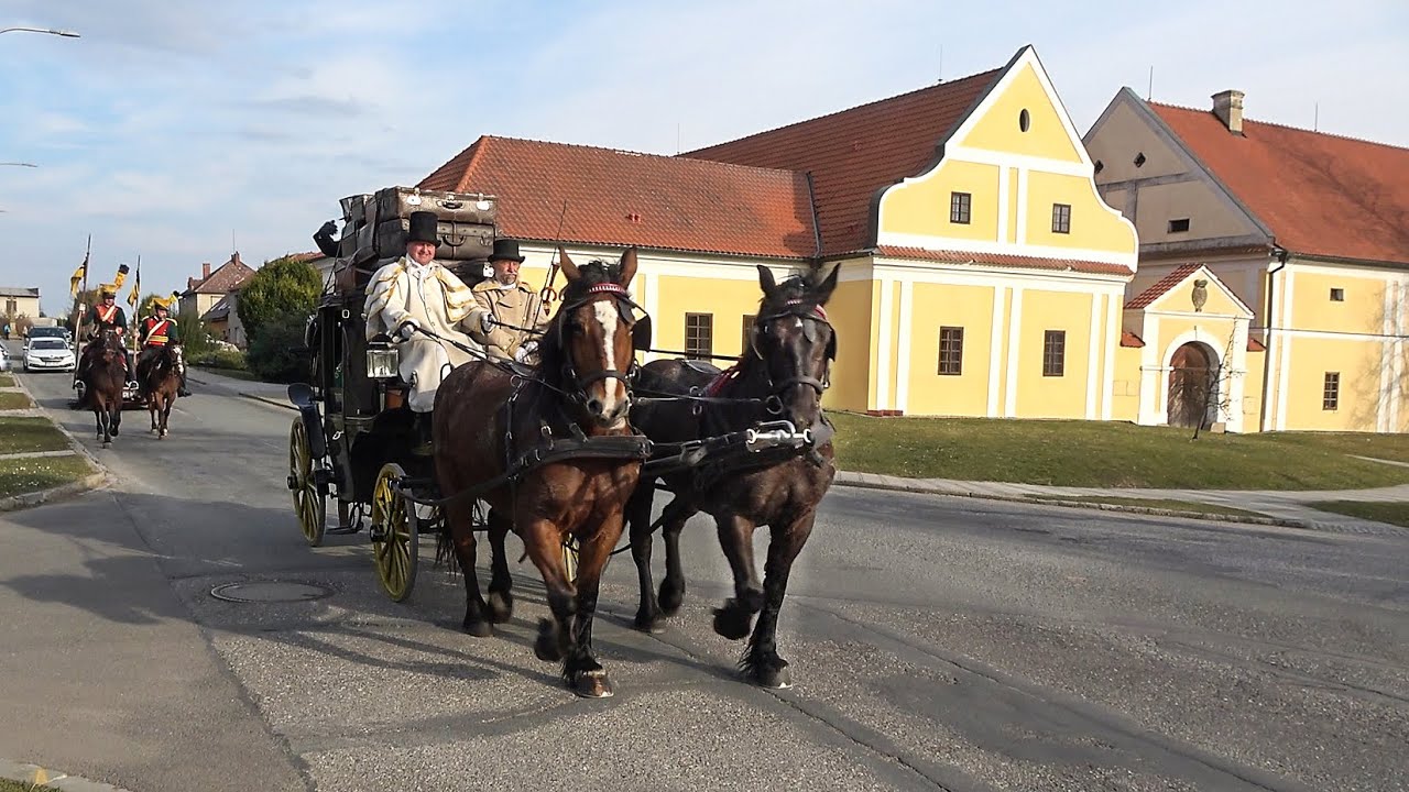 Příjezd historického kočáru   Slatinice 22.  3.  2025